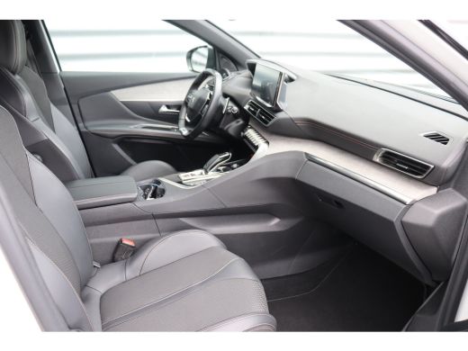 Peugeot 3008 1.2 PURETECH 130PK GT PACK AUTOMAAT / NAVI / LEDER / CLIMA / PDC / 19" LMV / CAMERA / TREKHAAK / ... ActivLease financial lease