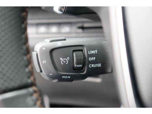 Peugeot 3008 1.2 PURETECH 130PK GT PACK AUTOMAAT / NAVI / LEDER / CLIMA / PDC / 19" LMV / CAMERA / TREKHAAK / ... ActivLease financial lease