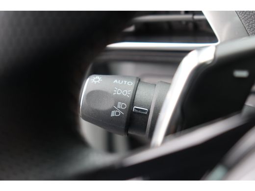 Peugeot 3008 1.2 PURETECH 130PK GT PACK AUTOMAAT / NAVI / LEDER / CLIMA / PDC / 19" LMV / CAMERA / TREKHAAK / ... ActivLease financial lease