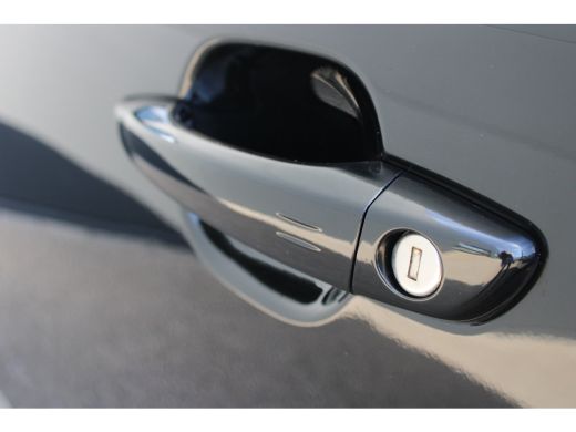 Peugeot e-2008 EV Allure 54 kWh | Fase 3 laden | SOH 95,75% | Nieuw model | Stoelverwarming | Navigatie | Camera... ActivLease financial lease