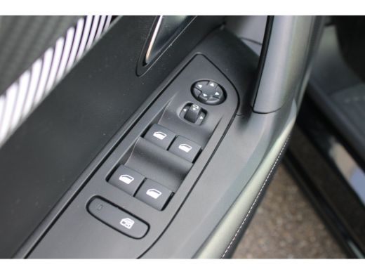 Peugeot e-2008 EV Allure 54 kWh | Fase 3 laden | SOH 95,75% | Nieuw model | Stoelverwarming | Navigatie | Camera... ActivLease financial lease