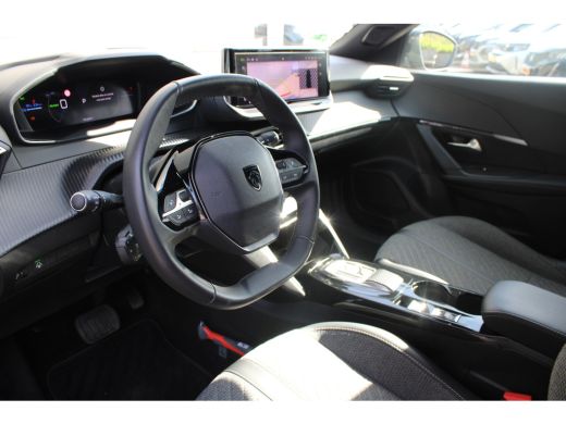 Peugeot e-2008 EV Allure 54 kWh | Fase 3 laden | SOH 95,75% | Nieuw model | Stoelverwarming | Navigatie | Camera... ActivLease financial lease