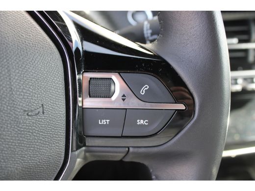 Peugeot e-2008 EV Allure 54 kWh | Fase 3 laden | SOH 95,75% | Nieuw model | Stoelverwarming | Navigatie | Camera... ActivLease financial lease