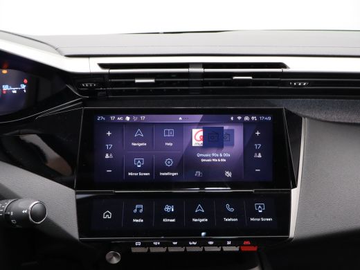 Peugeot e-308 Allure EV 54 kWh | SOH 93% | Stoelverwarming | Stuurverwarming | Navigatie | Verwamde Voorruit | ... ActivLease financial lease