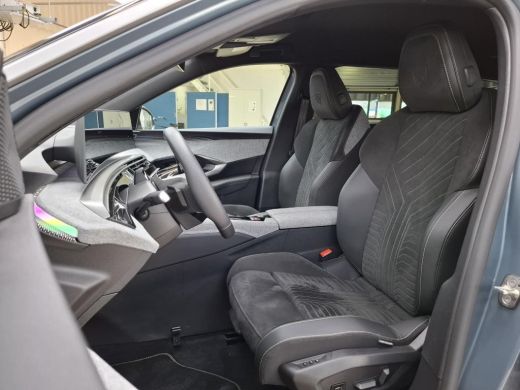 Peugeot e-5008 GT Avantage 73 kWh 7p | Fase 3 laden | SOH 100% | Luxe stoelen | Elektrische verstelbare stoelen ... ActivLease financial lease