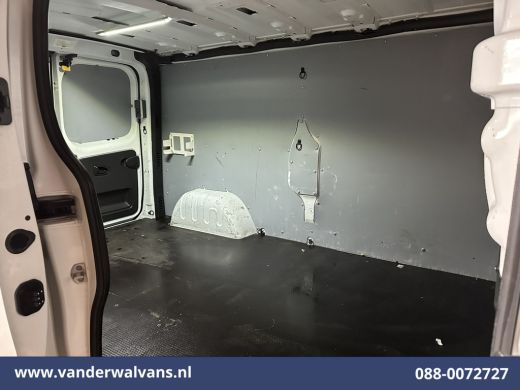 Renault Trafic 2.0 dCi 120pk L2H1 Euro6 Airco | Imperiaal | Navigatie | LED | Cruisecontrol Trekhaak, Parkeersen... ActivLease financial lease