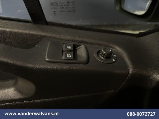 Renault Trafic 2.0 dCi 120pk L2H1 Euro6 Airco | Imperiaal | Navigatie | LED | Cruisecontrol Trekhaak, Parkeersen... ActivLease financial lease