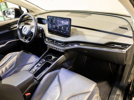 Skoda Enyaq iV 60 SOH 91% / 180pk / Panorama dak / Trekhaak / Warmtepomp / Dodehoek herkenning / ActivLease financial lease