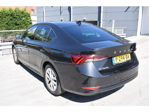 Skoda Octavia 1.0 TSI 110PK Sport Business | APP. CONNECT | CRUISE CONTROL | NAVIGATIE | FULL LED | DAB+ | AIRCO ActivLease financial lease