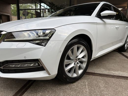 Skoda Superb Combi TSI iV 218PK HYBRIDE DSG STYLE VIRTUAL/CAMERA/CARPLAY ActivLease financial lease
