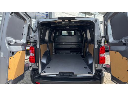 Toyota ProAce PROACE Worker 2.0 D-4D 140PK L2 Challenger | Navi | Cruise Controle | Camera | Stoel en stuurverw... ActivLease financial lease
