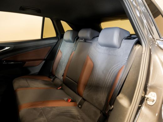 Volkswagen ID.4 Life 77 kWh SOH 90% / 204pk / NAP / Achteruitrij camera / Voorruit verwarming / Stoelverwarming / ActivLease financial lease