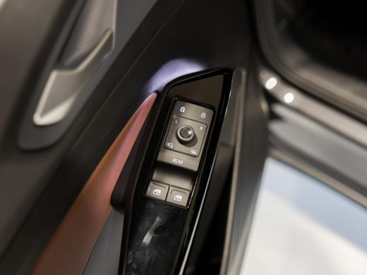 Volkswagen ID.4 Life 77 kWh SOH 90% / 204pk / NAP / Achteruitrij camera / Voorruit verwarming / Stoelverwarming / ActivLease financial lease