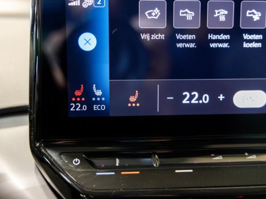 Volkswagen ID.4 Life 77 kWh SOH 90% / 204pk / NAP / Achteruitrij camera / Voorruit verwarming / Stoelverwarming / ActivLease financial lease