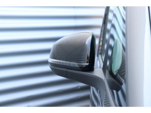 Volkswagen Multivan 1.4 e-HYBRID 217PK L2 7-ZITS BUSINESS LIFE SOH 98,13% / NAVI / CLIMA / FULL-LED / PDC / 18" LMV /... ActivLease financial lease