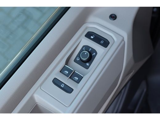 Volkswagen Multivan 1.4 e-HYBRID 217PK L2 7-ZITS BUSINESS LIFE SOH 98,13% / NAVI / CLIMA / FULL-LED / PDC / 18" LMV /... ActivLease financial lease