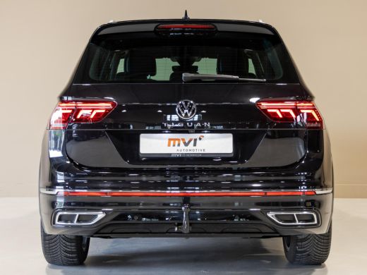 Volkswagen Tiguan 1.5 TSI 2x R-Line Business+ / 150pk / Trekhaak / NAP / Rondomzicht camera / Keyless / ActivLease financial lease