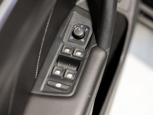 Volkswagen Tiguan 1.5 TSI 2x R-Line Business+ / 150pk / Trekhaak / NAP / Rondomzicht camera / Keyless / ActivLease financial lease