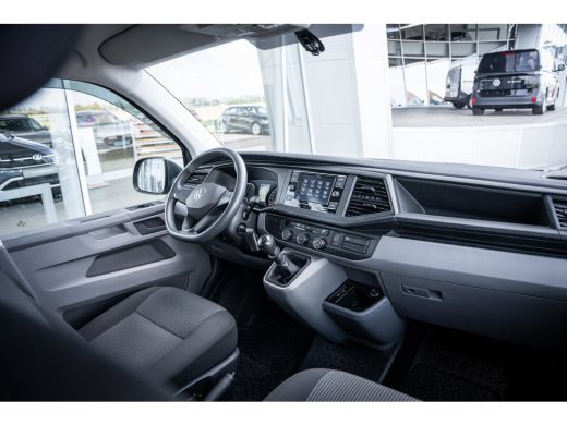 Volkswagen Transporter 2.0 TDI L2H1 30 DC | Carplay | Dubbele Cabine | Cruise | | Parkeersensoren ActivLease financial lease