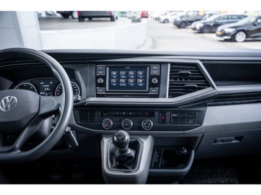 Volkswagen Transporter 2.0 TDI L2H1 30 DC | Carplay | Dubbele Cabine | Cruise | | Parkeersensoren ActivLease financial lease