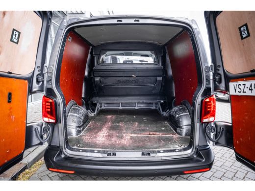 Volkswagen Transporter 2.0 TDI L2H1 30 DC | Carplay | Dubbele Cabine | Cruise | | Parkeersensoren ActivLease financial lease