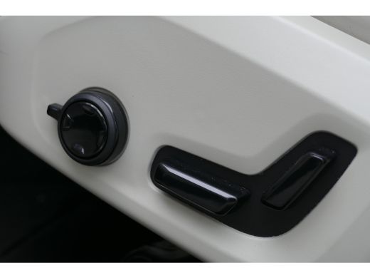 Volvo  S60 2.0 RECHARGE T8 AWD INSCRIPTION AUTOMAAT / NAVI / LEDER / CLIMA / 19"LMV / CAMERA / MEMORY STOELE... ActivLease financial lease