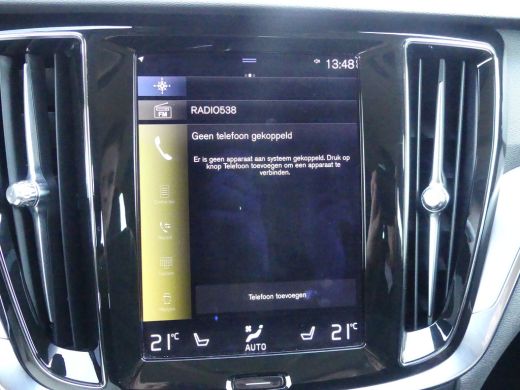Volvo  V60 2.0 B3 Momentum Advantage | Achteruitrijcamera | Apple Carplay/Android Auto|telefoonintegratie pr... ActivLease financial lease