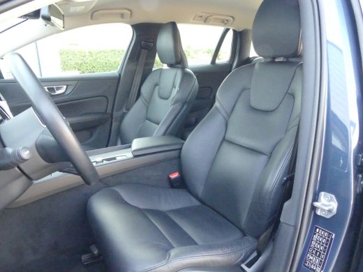 Volvo  V60 2.0 B3 Momentum Advantage | Achteruitrijcamera | Apple Carplay/Android Auto|telefoonintegratie pr... ActivLease financial lease