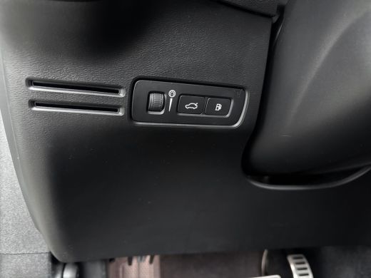 Volvo  XC40 1.5 T5 Recharge R-Design | Trekhaak | Pannoramadak | PDC V+A en Camera | Adaptive Cruiscontrol | ... ActivLease financial lease