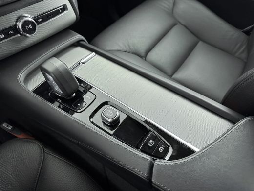 Volvo  XC90 2.0 T8 Recharge AWD Core Bright | Trekhaak | BLIS | PDC V+A en Camera | Lederen bekleding | Stoel... ActivLease financial lease