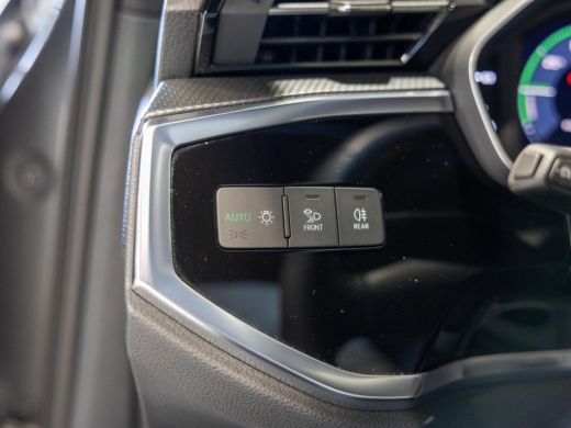 Audi Q3 45 TFSI e S-Line edition SOH 96% / 245pk / NAP / Stoelverwarming / Adaptieve cruise control / ActivLease financial lease