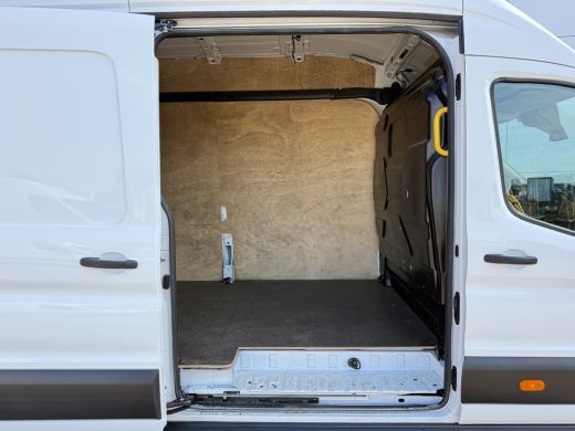 Ford E-Transit 68kWh 184PK L4H3 317km WLTP 95.1% (SOH) BEV Snelladen Carplay Climate control 360&deg; Camera Parkeer... ActivLease financial lease