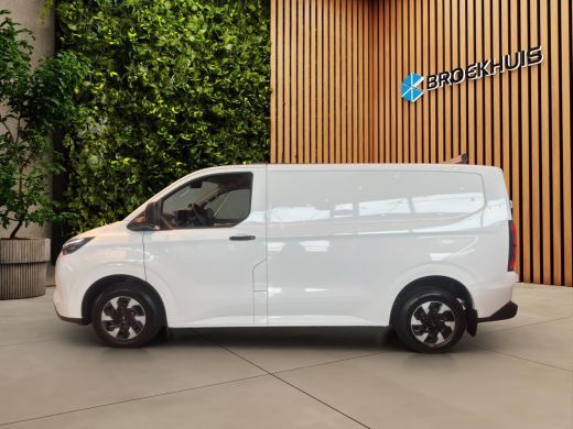 Ford E-Transit Custom 320 L1H1 Trend 71 kWh DIRECT LEVERBAAR | 360 cam. | Imperiaal | Trekhaak | Stoelverwarming | Laad... ActivLease financial lease