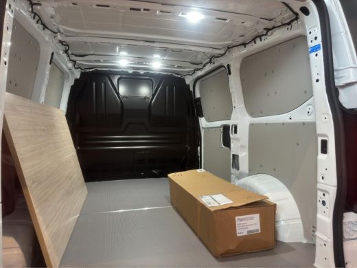 Ford E-Transit Custom 320 L1H1 Trend 71 kWh DIRECT LEVERBAAR | 360 cam. | Imperiaal | Trekhaak | Stoelverwarming | Laad... ActivLease financial lease