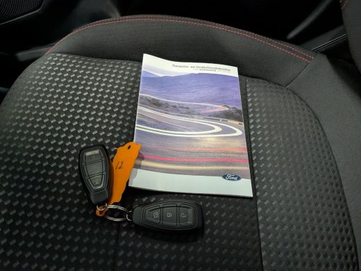 Ford Kuga 2.5 PHEV ST-Line | NL-AUTO! | 1E EIGENAAR! | WINTERPACK | CAMERA | PARK SENS V+A | CRUISE | DEALE... ActivLease financial lease