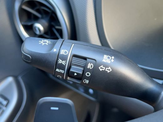 Hyundai Kona 1.6 GDI HEV 141pk Premium | Premium Audio | Elektrische stoelen | Stoelventilatie | Stoelverwarmi... ActivLease financial lease