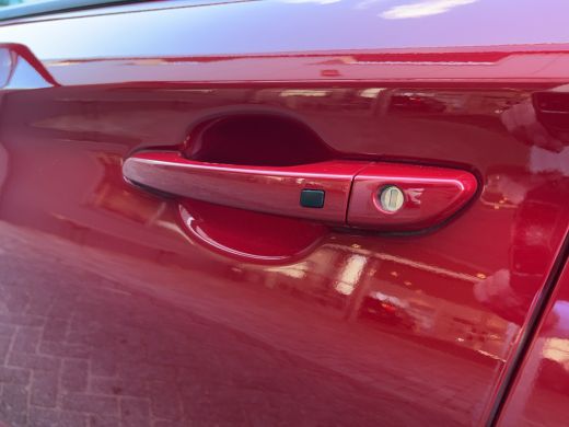Hyundai Kona 1.6 GDI HEV 141pk Premium | Premium Audio | Elektrische stoelen | Stoelventilatie | Stoelverwarmi... ActivLease financial lease