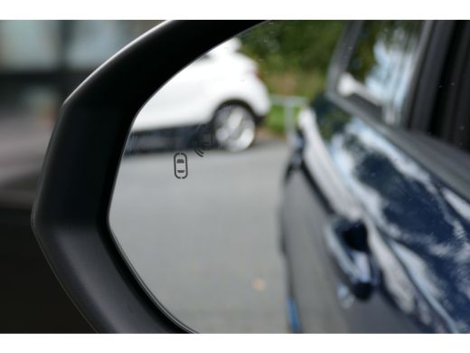 Lynk & Co 01 1.5 262PK PLUG-IN HYBRID AUTOMAAT / CAMERA V+A / PANO.DAK / KEYLESS / ELEKTR. ACHTERKLEP / 20" LM... ActivLease financial lease