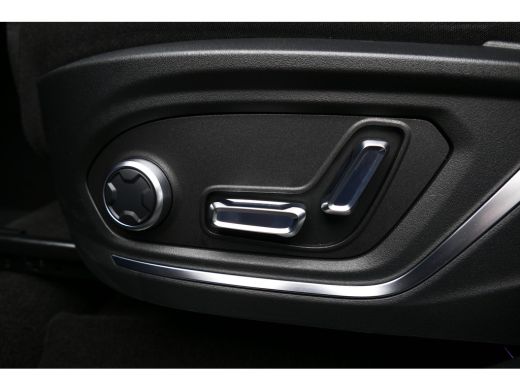 Lynk & Co 01 1.5 262PK PLUG-IN HYBRID AUTOMAAT / CAMERA V+A / PANO.DAK / KEYLESS / ELEKTR. ACHTERKLEP / 20" LM... ActivLease financial lease