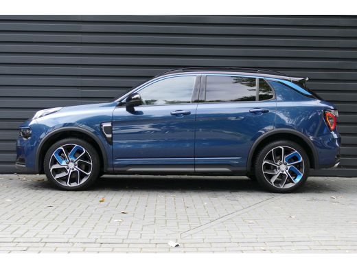 Lynk & Co 01 1.5 262PK PLUG-IN HYBRID AUTOMAAT / CAMERA V+A / PANO.DAK / KEYLESS / ELEKTR. ACHTERKLEP / 20" LM... ActivLease financial lease