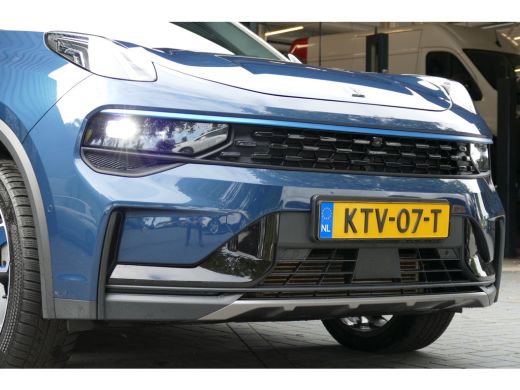 Lynk & Co 01 1.5 262PK PLUG-IN HYBRID AUTOMAAT / CAMERA V+A / PANO.DAK / KEYLESS / ELEKTR. ACHTERKLEP / 20" LM... ActivLease financial lease
