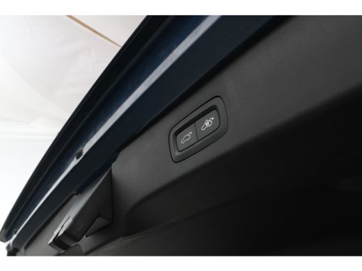 Lynk & Co 01 1.5 zwarte hemel! ActivLease financial lease
