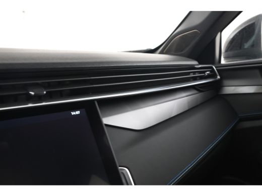 Lynk & Co 01 1.5 zwarte hemel! ActivLease financial lease