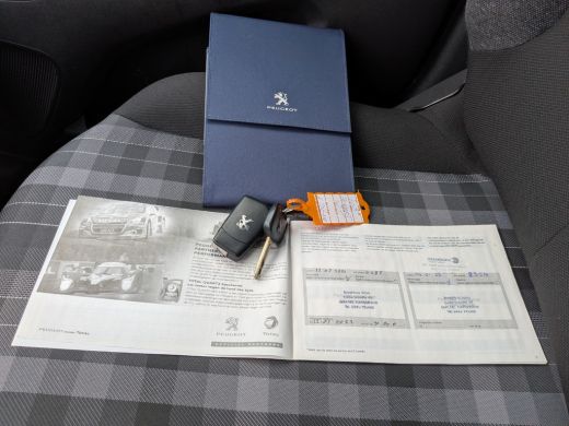 Peugeot 108 1.0 e-VTi Active Bluetooth | 5-Deurs | Airco | Centrale Vergrendeling | LED Dagrij | Airco | Best... ActivLease financial lease