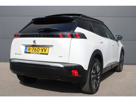 Peugeot e-2008 EV GT Pack 50 kWh | Fase 3 laden | SOH 97,50% | Panorama/schuifdak | Lederen bekleding | Stoelver... ActivLease financial lease