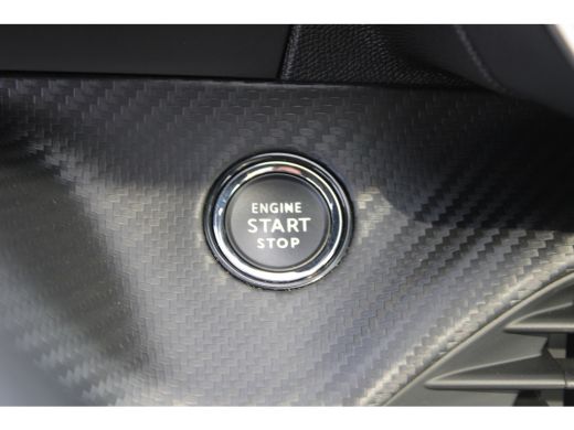 Peugeot e-2008 EV GT Pack 50 kWh | Fase 3 laden | SOH 97,50% | Panorama/schuifdak | Lederen bekleding | Stoelver... ActivLease financial lease