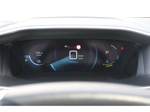 Peugeot e-2008 EV GT Pack 50 kWh | Fase 3 laden | SOH 97,50% | Panorama/schuifdak | Lederen bekleding | Stoelver... ActivLease financial lease