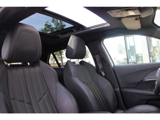 Peugeot e-2008 EV GT Pack 50 kWh | Fase 3 laden | SOH 97,50% | Panorama/schuifdak | Lederen bekleding | Stoelver... ActivLease financial lease