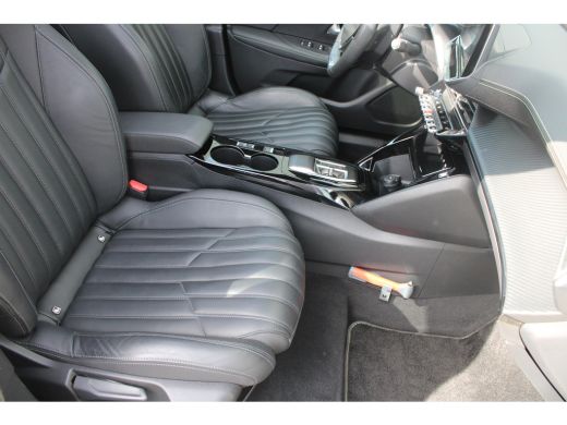 Peugeot e-2008 EV GT Pack 50 kWh | Fase 3 laden | SOH 97,50% | Panorama/schuifdak | Lederen bekleding | Stoelver... ActivLease financial lease