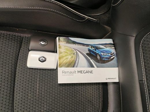 Renault M&eacute;gane Estate Estate 1.3 TCe Bose NL-AUTO | BOSE | CAMERA | CARPLAY ActivLease financial lease